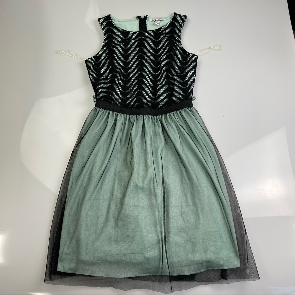 Girl dress size 3 Speeckless